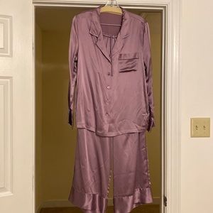 Neiman Marcus Intimates - Size L - 100% silk - NWOT